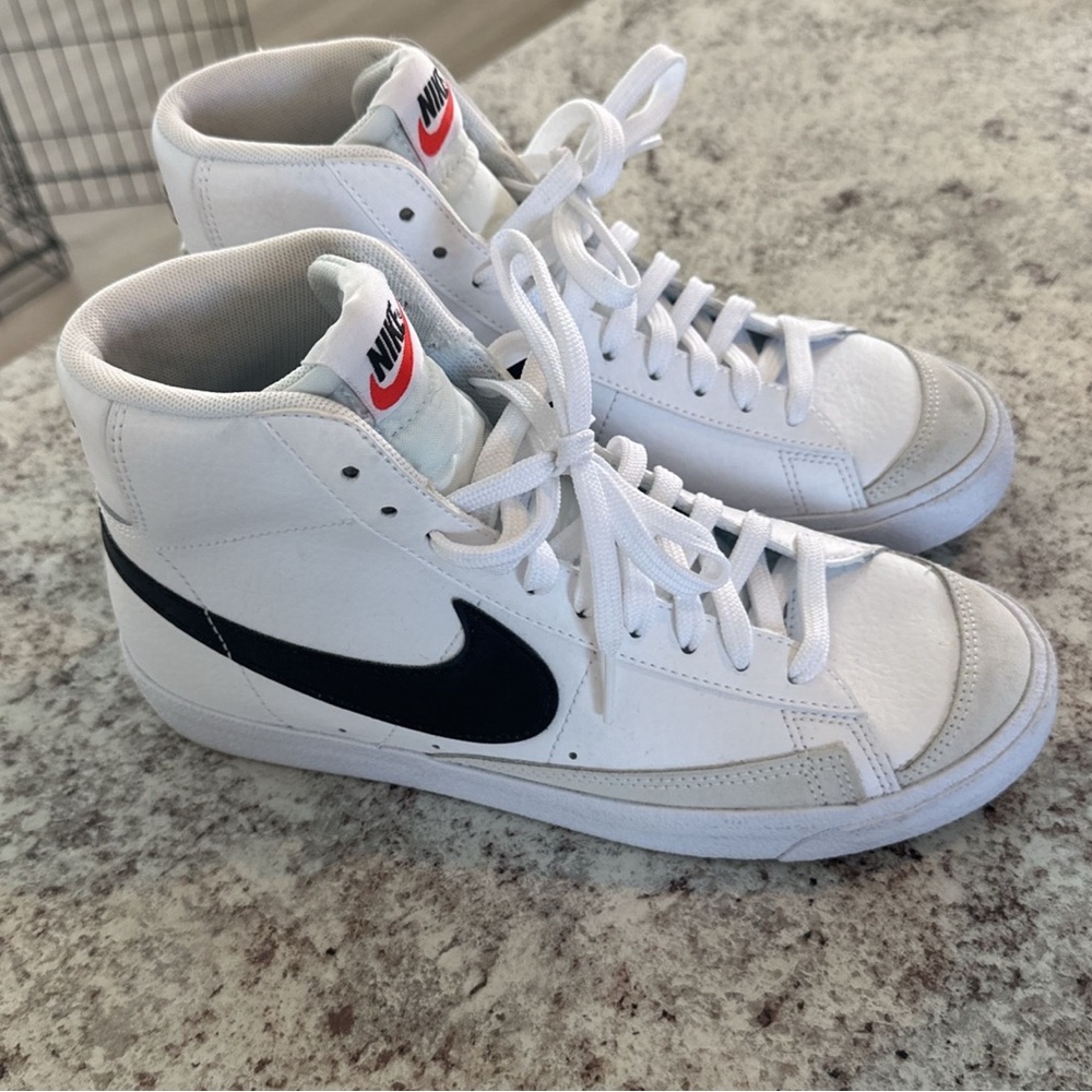 Nike high top 7Y like new - worn once